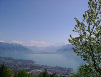 BnB Bed and Breakfast Chez Bibiane & Ren
Chardonne Vevey Montreux Lavaux Lake of Geneva
Suisse Switzerland Schweiz Swizzera
Blick auf Vevey, den Genfersee, les Dents-du-Midi