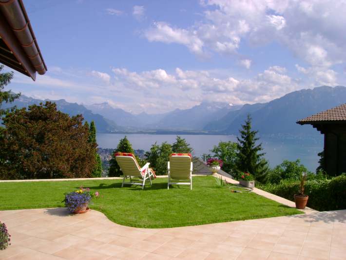 BnB Bed and Breakfast Chez Bibiane & Ren
Chardonne Vevey Montreux Lavaux Lake of Geneva
Suisse Switzerland Schweiz Swizzera
Comme si vous y tiez dj !